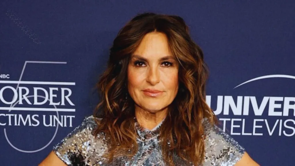 Mariska-Hargitay-inspired-to-look-at-her-mother-like-a-superhero