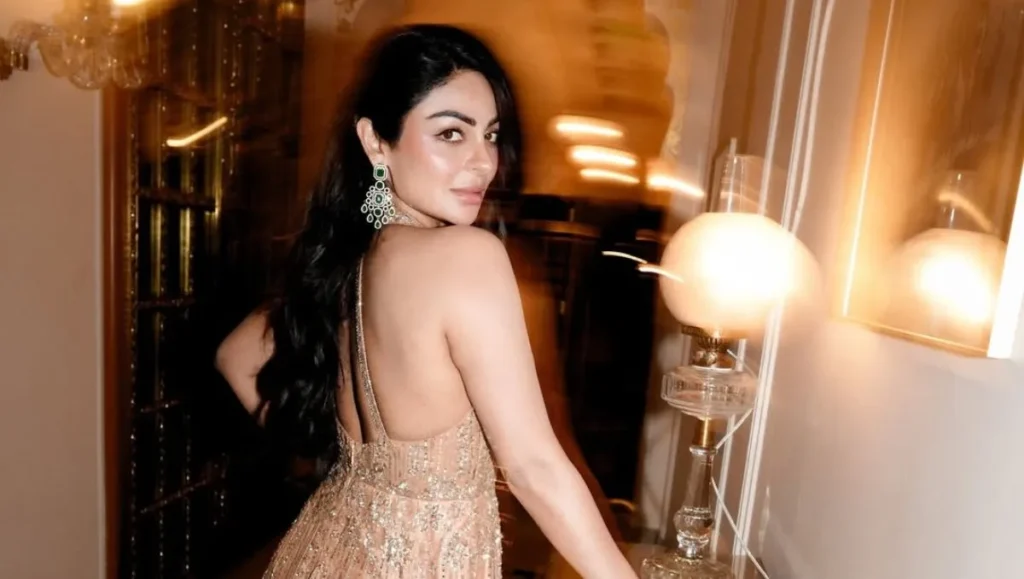 Neeru-Bajwa-will-play-this-role